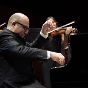 Read more about the article Australian Chamber Orchestra and friends paint the town blue